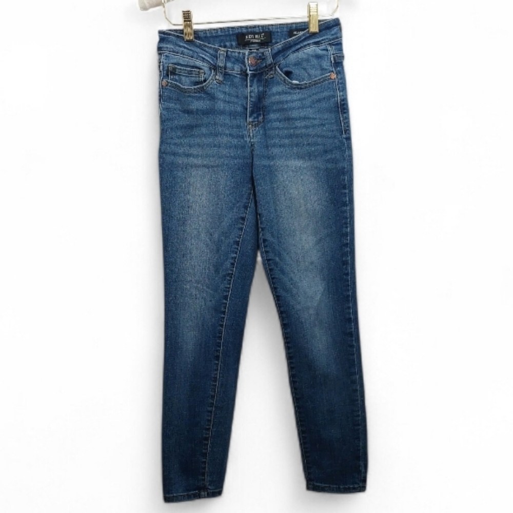 Judy Blue Women's Size 26 Jeans Relaxed Fit Demin Jean